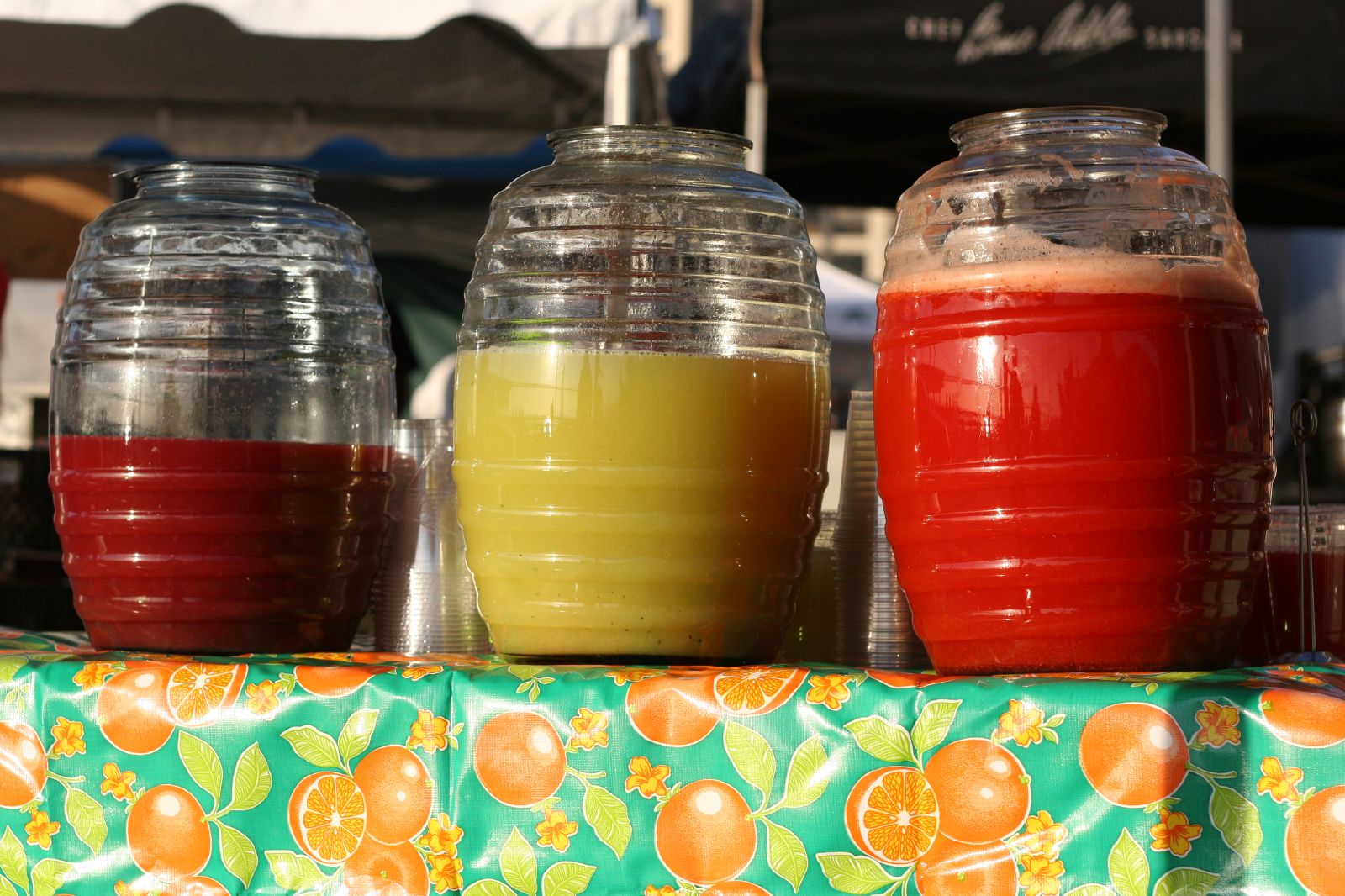 Aguas frescas de jamaica y horchata