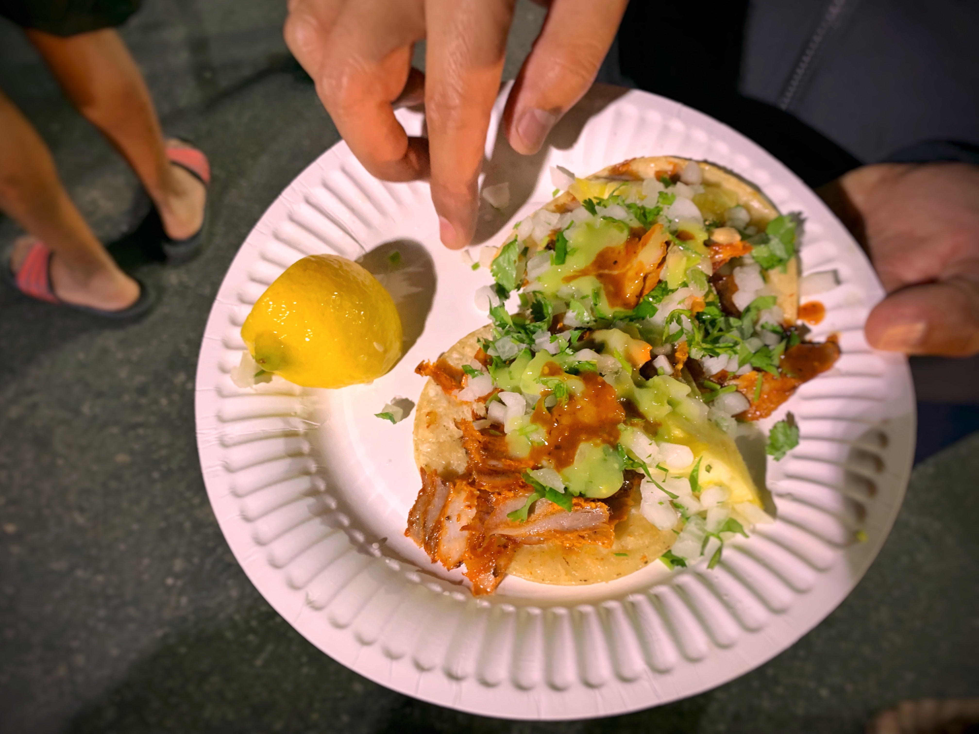 Tacos al pastor preparados para servir